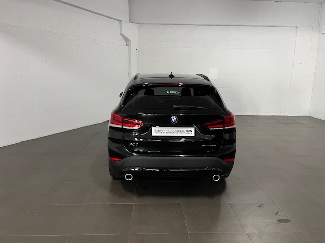 BMW X1 sDrive18d color Negro. Año 2021. 110KW(150CV). Diésel. En concesionario Amiocar S.A. de Coruña