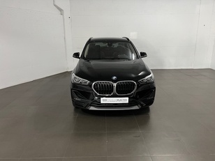 Fotos de BMW X1 sDrive18d color Negro. Año 2021. 110KW(150CV). Diésel. En concesionario Amiocar S.A. de Coruña