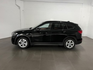 Fotos de BMW X1 sDrive18d color Negro. Año 2021. 110KW(150CV). Diésel. En concesionario Amiocar S.A. de Coruña