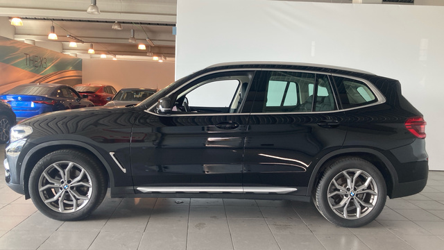 BMW X3 xDrive20d color Negro. Año 2019. 140KW(190CV). Diésel. En concesionario BYmyCAR Madrid - Alcalá de Madrid