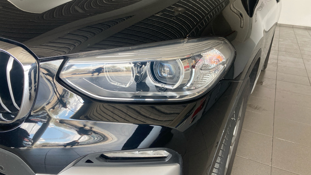 BMW X3 xDrive20d color Negro. Año 2019. 140KW(190CV). Diésel. En concesionario BYmyCAR Madrid - Alcalá de Madrid