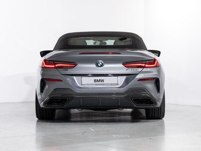 BMW Serie 8 M850i Cabrio color Gris. Año 2024. 390KW(530CV). Gasolina. En concesionario Oliva Motor Girona de Girona