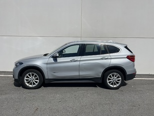 Fotos de BMW X1 sDrive18d color Gris Plata. Año 2018. 110KW(150CV). Diésel. En concesionario Novomóvil Oleiros de Coruña