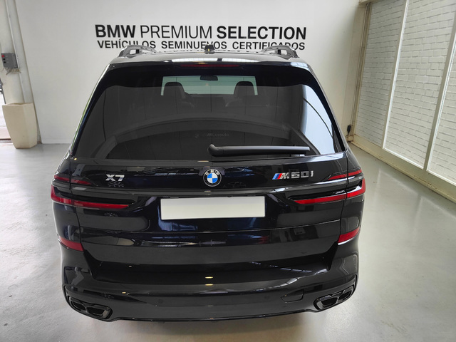 BMW X7 M60i color Negro. Año 2024. 390KW(530CV). Gasolina. En concesionario Lurauto Gipuzkoa de Guipuzcoa