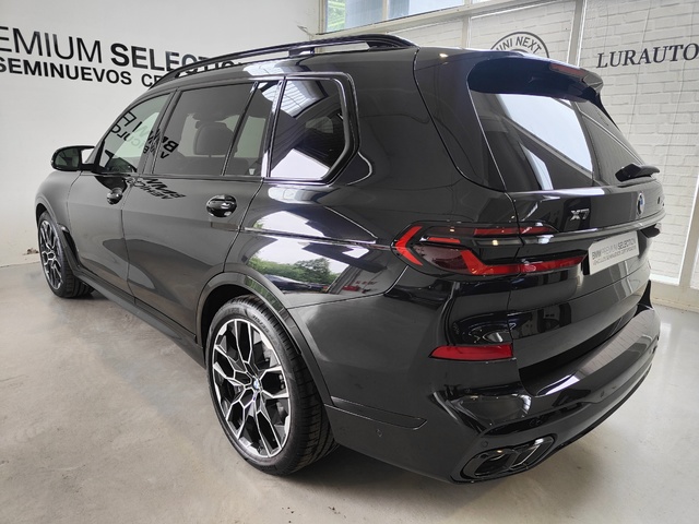 BMW X7 M60i color Negro. Año 2024. 390KW(530CV). Gasolina. En concesionario Lurauto Gipuzkoa de Guipuzcoa