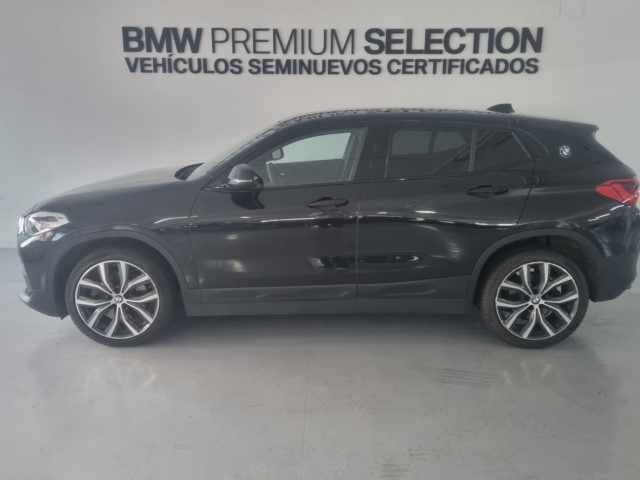 BMW X2 sDrive20i color Negro. Año 2020. 141KW(192CV). Gasolina. En concesionario Lurauto - Gipuzkoa de Guipuzcoa