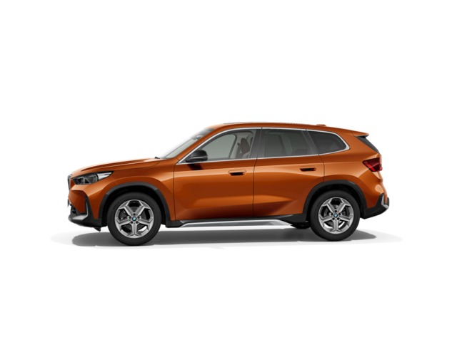 BMW X1 sDrive18i color Naranja. Año 2024. 100KW(136CV). Gasolina. En concesionario Barcelona Premium -- GRAN VIA de Barcelona