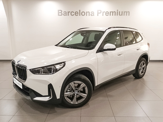 BMW X1 sDrive18i color Blanco. Año 2024. 100KW(136CV). Gasolina. En concesionario Barcelona Premium -- GRAN VIA de Barcelona