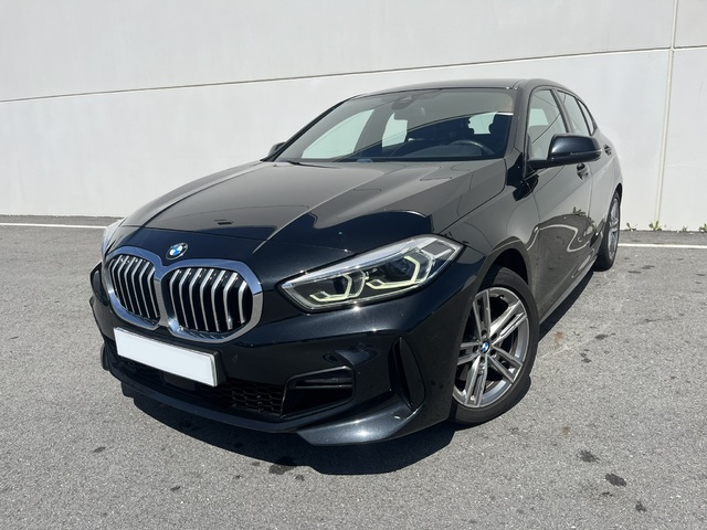 BMW Serie 1 118d color Negro. Año 2021. 110KW(150CV). Diésel. En concesionario Novomóvil Oleiros de Coruña