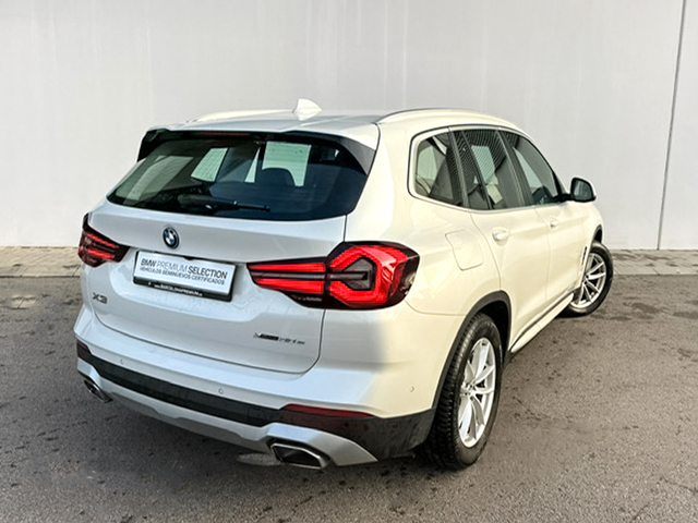 BMW X3 xDrive30e color Blanco. Año 2024. 215KW(292CV). Híbrido Electro/Gasolina. En concesionario Barcelona Premium -- GRAN VIA de Barcelona