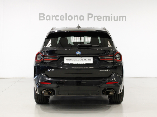 BMW X3 xDrive30e color Negro. Año 2024. 215KW(292CV). Híbrido Electro/Gasolina. En concesionario Barcelona Premium -- GRAN VIA de Barcelona