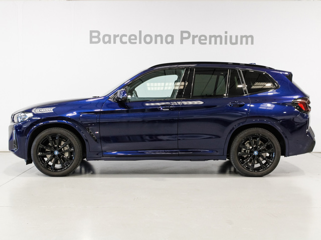 BMW X3 xDrive30e color Azul. Año 2023. 215KW(292CV). Híbrido Electro/Gasolina. En concesionario Barcelona Premium -- GRAN VIA de Barcelona