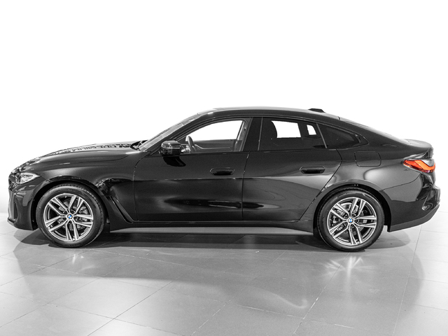 BMW Serie 4 420d Gran Coupe color Negro. Año 2024. 140KW(190CV). Diésel. En concesionario Caetano Cuzco, Salvatierra de Madrid