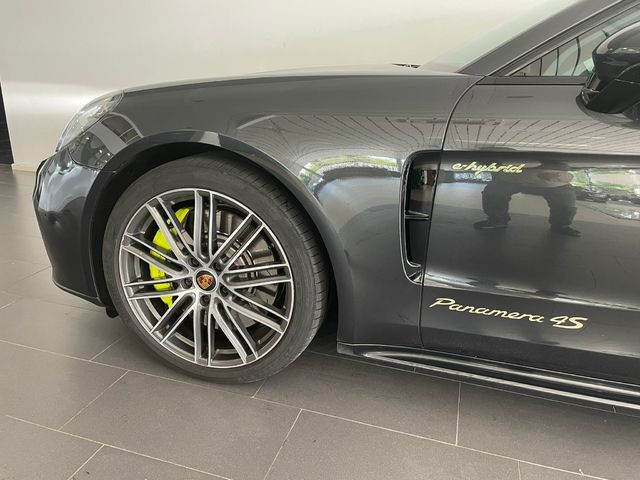 Porsche Panamera 4S E-Hybrid 412 kW (560 CV)