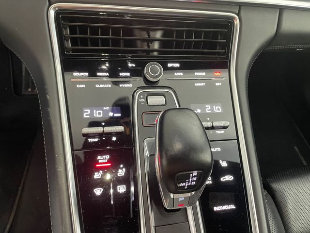 Porsche Panamera 4S E-Hybrid 412 kW (560 CV)