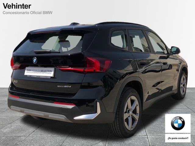 BMW X1 xDrive20d color Negro. Año 2023. 120KW(163CV). Diésel. En concesionario Vehinter Getafe de Madrid