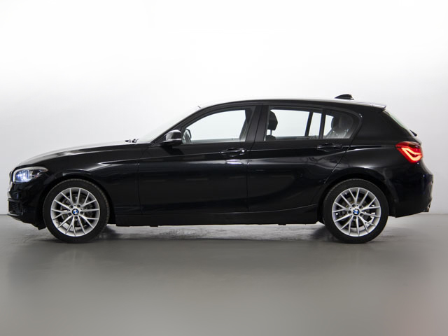 BMW Serie 1 118i color Negro. Año 2019. 100KW(136CV). Gasolina. En concesionario Fuenteolid de Valladolid