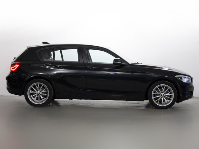 BMW Serie 1 118i color Negro. Año 2019. 100KW(136CV). Gasolina. En concesionario Fuenteolid de Valladolid