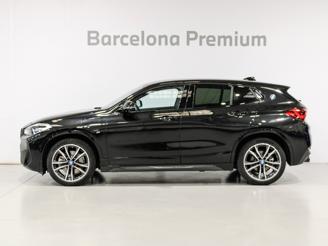 BMW X2 xDrive25e color Negro. Año 2024. 162KW(220CV). Híbrido Electro/Gasolina. En concesionario Barcelona Premium -- GRAN VIA de Barcelona