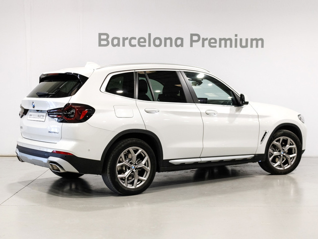 BMW X3 xDrive20d color Blanco. Año 2024. 140KW(190CV). Diésel. En concesionario Barcelona Premium -- GRAN VIA de Barcelona