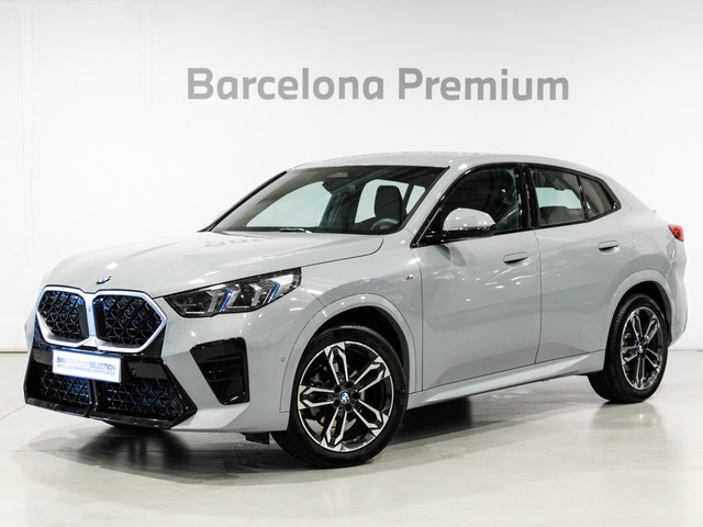 BMW X2 sDrive18d color Gris. Año 2024. 110KW(150CV). Diésel. En concesionario Barcelona Premium -- GRAN VIA de Barcelona