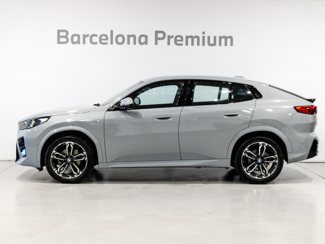 BMW X2 sDrive18d color Gris. Año 2024. 110KW(150CV). Diésel. En concesionario Barcelona Premium -- GRAN VIA de Barcelona