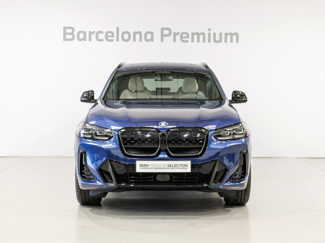 BMW iX3 M Sport color Azul. Año 2023. 210KW(286CV). Eléctrico. En concesionario Barcelona Premium -- GRAN VIA de Barcelona