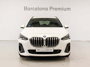 Fotos de BMW Serie 2 225e Active Tourer color Blanco. Año 2023. 180KW(245CV). Híbrido Electro/Gasolina. En concesionario Barcelona Premium -- GRAN VIA de Barcelona