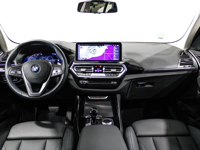 BMW X3 xDrive20d color Blanco. Año 2024. 140KW(190CV). Diésel. En concesionario Barcelona Premium -- GRAN VIA de Barcelona
