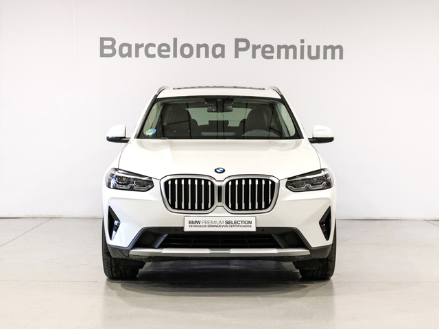 BMW X3 xDrive20d color Blanco. Año 2024. 140KW(190CV). Diésel. En concesionario Barcelona Premium -- GRAN VIA de Barcelona