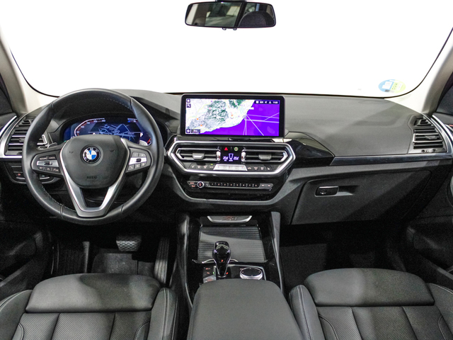 BMW X3 xDrive20d color Blanco. Año 2024. 140KW(190CV). Diésel. En concesionario Barcelona Premium -- GRAN VIA de Barcelona
