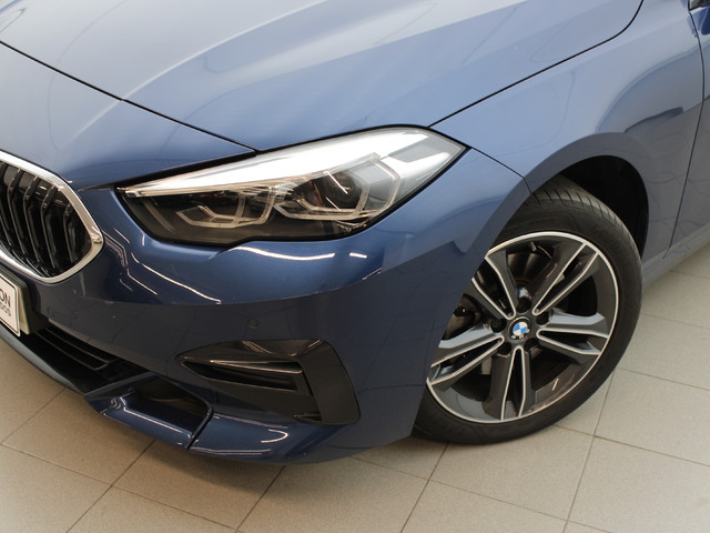 BMW Serie 2 218d Gran Coupe color Azul. Año 2023. 110KW(150CV). Diésel. En concesionario Augusta Aragon S.A. de Zaragoza