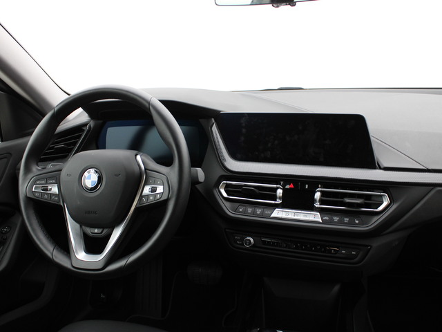 BMW Serie 2 218d Gran Coupe color Azul. Año 2023. 110KW(150CV). Diésel. En concesionario Augusta Aragon S.A. de Zaragoza