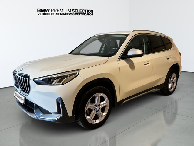 BMW X1 sDrive18d color Blanco. Año 2023. 110KW(150CV). Diésel. En concesionario Automotor Premium Fuengirola - Málaga de Málaga