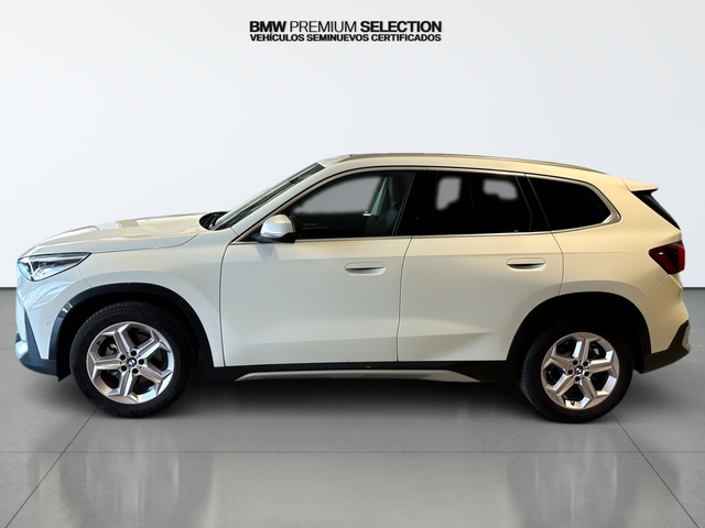 BMW X1 sDrive18d color Blanco. Año 2023. 110KW(150CV). Diésel. En concesionario Automotor Premium Fuengirola - Málaga de Málaga