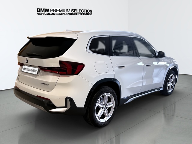 BMW X1 sDrive18d color Blanco. Año 2023. 110KW(150CV). Diésel. En concesionario Automotor Premium Fuengirola - Málaga de Málaga