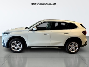 Fotos de BMW X1 sDrive18d color Blanco. Año 2023. 110KW(150CV). Diésel. En concesionario Automotor Premium Fuengirola - Málaga de Málaga