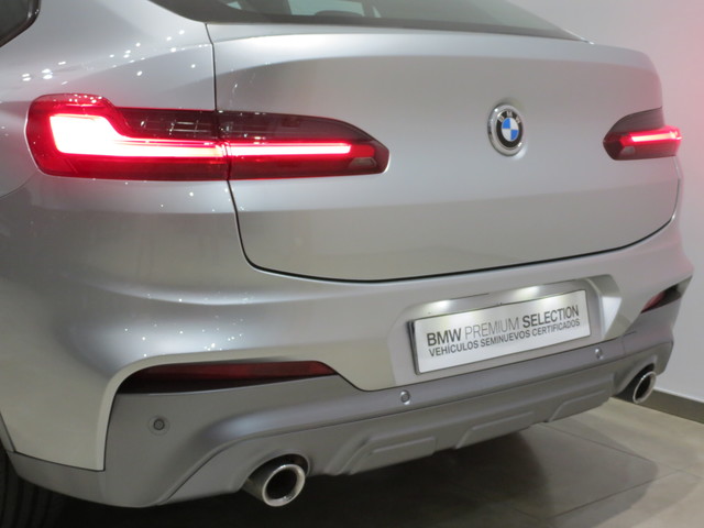 BMW X4 xDrive20d color Gris Plata. Año 2020. 140KW(190CV). Diésel. En concesionario ALZIRA Automoviles Fersan, S.A. de Valencia