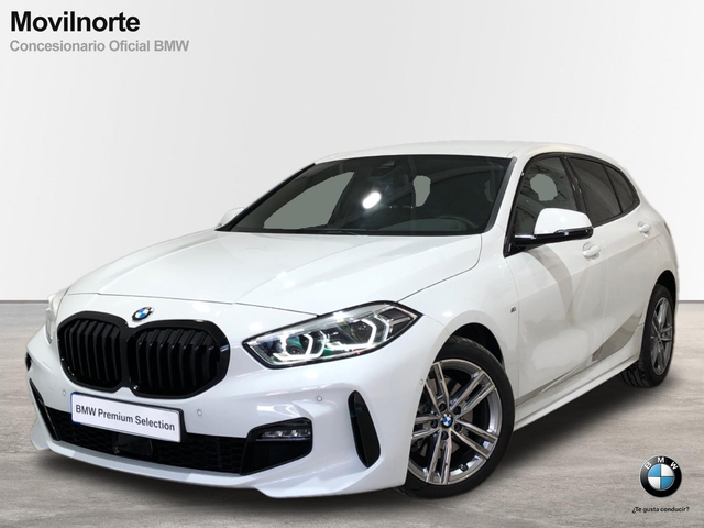 BMW Serie 1 118d color Blanco. Año 2023. 110KW(150CV). Diésel. En concesionario Movilnorte El Carralero de Madrid