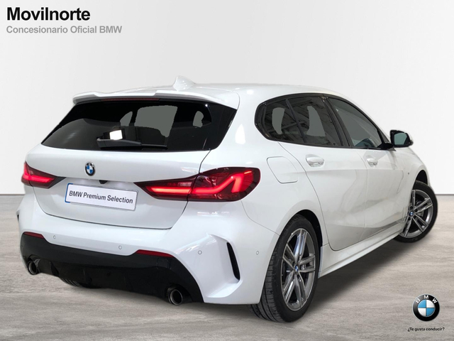 BMW Serie 1 118d color Blanco. Año 2023. 110KW(150CV). Diésel. En concesionario Movilnorte El Carralero de Madrid