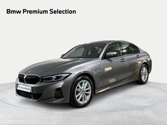BMW Serie 3 320e color Gris. Año 2024. 150KW(204CV). Híbrido Electro/Gasolina. En concesionario San Pablo Motor | Su Eminencia de Sevilla