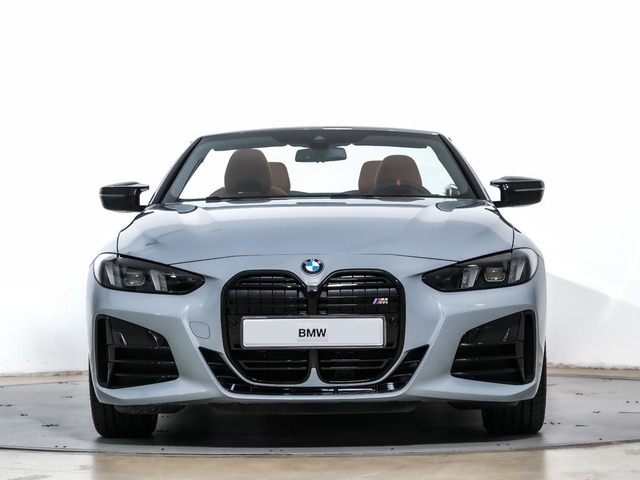 BMW Serie 4 M440i Cabrio color Gris. Año 2024. 275KW(374CV). Gasolina. En concesionario Oliva Motor Tarragona de Tarragona