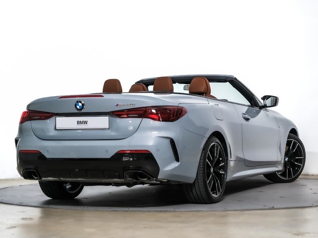 BMW Serie 4 M440i Cabrio color Gris. Año 2024. 275KW(374CV). Gasolina. En concesionario Oliva Motor Tarragona de Tarragona