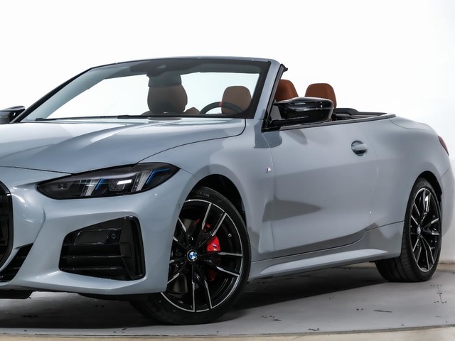 BMW Serie 4 M440i Cabrio color Gris. Año 2024. 275KW(374CV). Gasolina. En concesionario Oliva Motor Tarragona de Tarragona