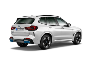 Fotos de BMW iX3 M Sport color Blanco. Año 2024. 210KW(286CV). Eléctrico. En concesionario Oliva Motor Tarragona de Tarragona