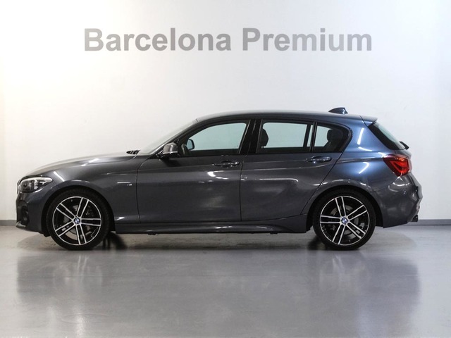 BMW Serie 1 120i color Gris. Año 2018. 135KW(184CV). Gasolina. En concesionario Barcelona Premium -- GRAN VIA de Barcelona