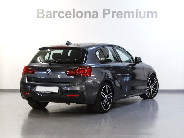 BMW Serie 1 120i color Gris. Año 2018. 135KW(184CV). Gasolina. En concesionario Barcelona Premium -- GRAN VIA de Barcelona