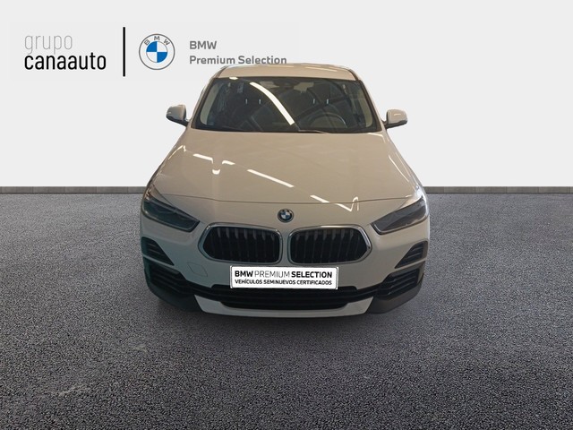 BMW X2 xDrive25e color Blanco. Año 2022. 162KW(220CV). Híbrido Electro/Gasolina. En concesionario CANAAUTO - TACO de Sta. C. Tenerife