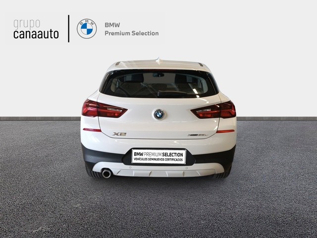 BMW X2 xDrive25e color Blanco. Año 2022. 162KW(220CV). Híbrido Electro/Gasolina. En concesionario CANAAUTO - TACO de Sta. C. Tenerife