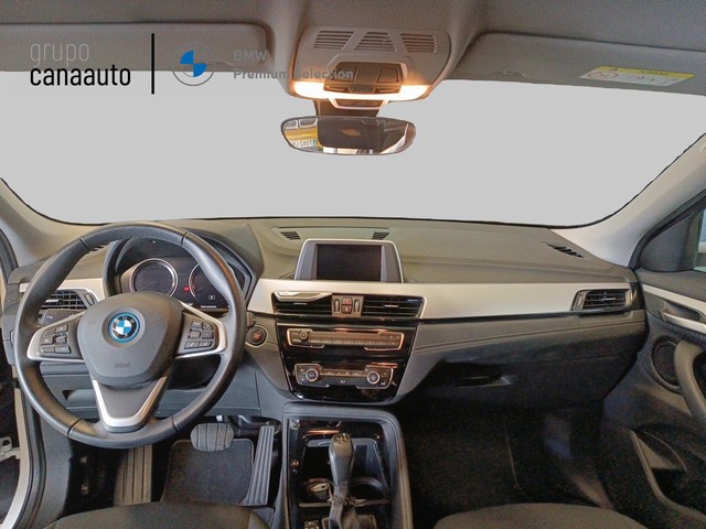 BMW X2 xDrive25e color Blanco. Año 2022. 162KW(220CV). Híbrido Electro/Gasolina. En concesionario CANAAUTO - TACO de Sta. C. Tenerife